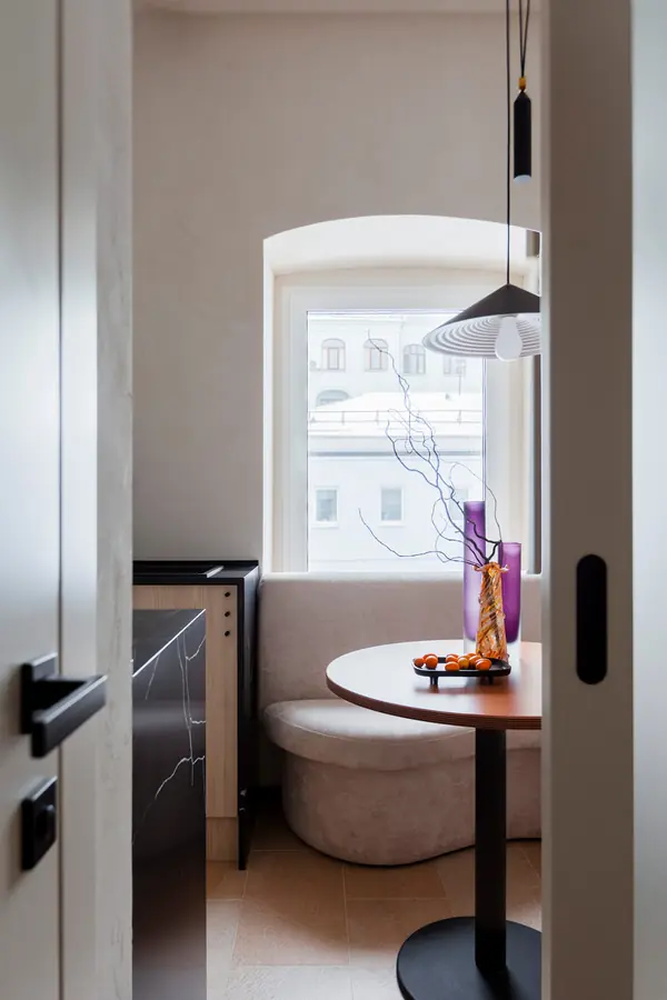 Добрая квартира - интерьер 49м² в доме XIX века