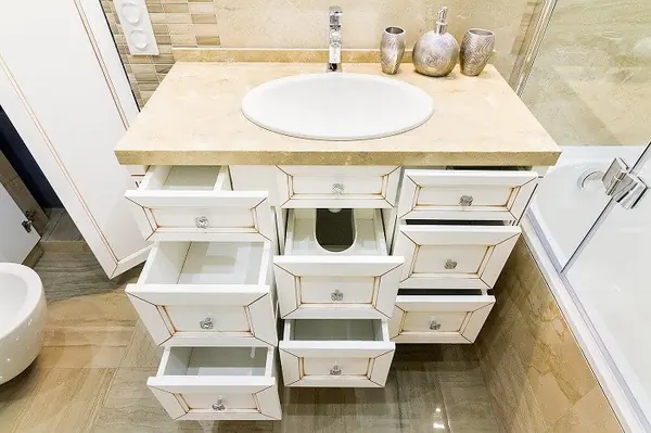 Тумба в ванную с ящиками.