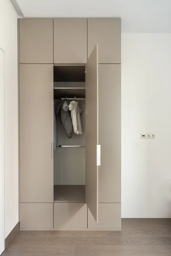 Шкаф в детскую