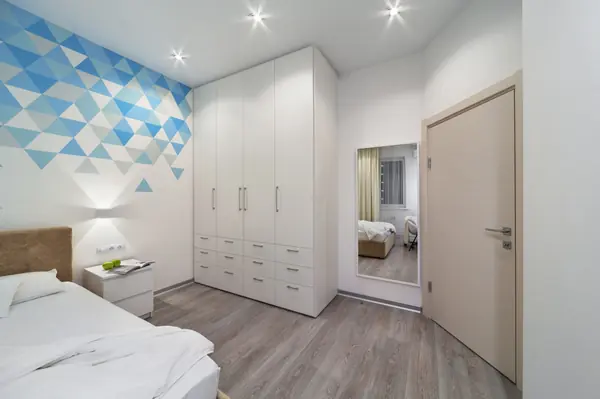 ГЕОМЕТРИЯ И ОТТЕНКИ МЯТЫ