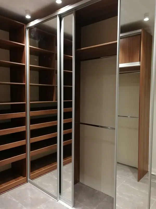 П-образная гардеробная raumplus