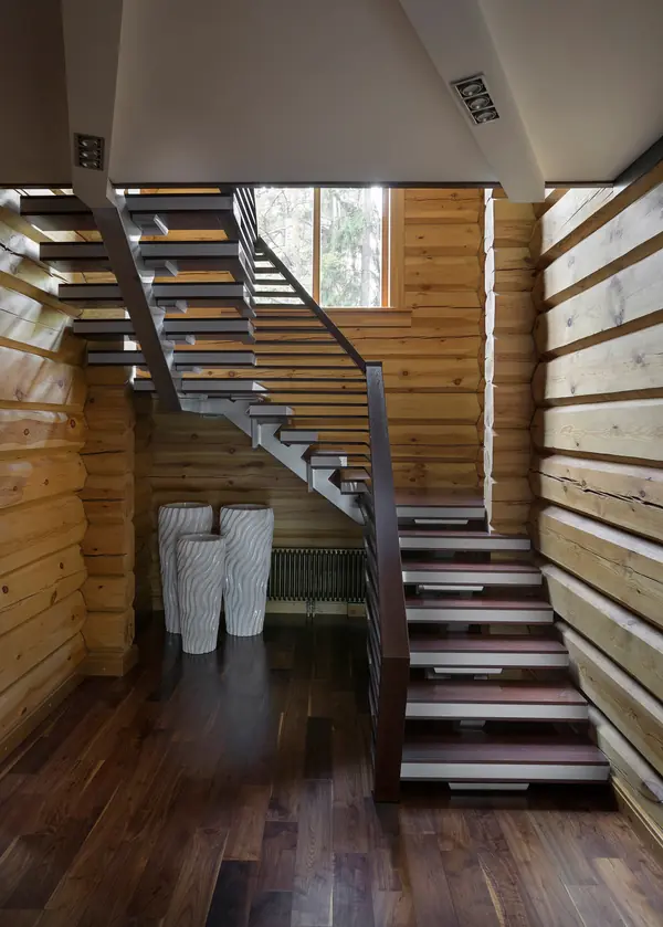 Дом под соснами