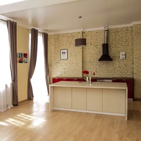 Кухня без верхних модулей