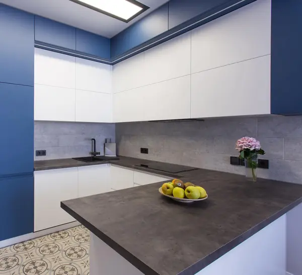 Кухня Клайд Сапфир на заказ от дизайнера