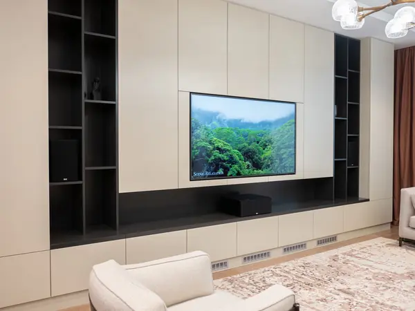 Киношкаф в квартире на Мосфильмовской