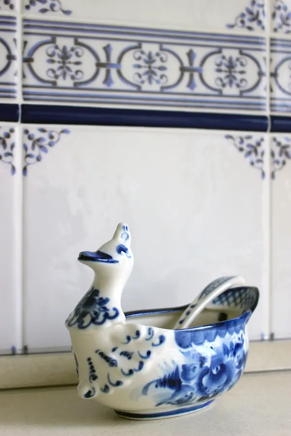 Кухня. Солонка в стиле "гжель"