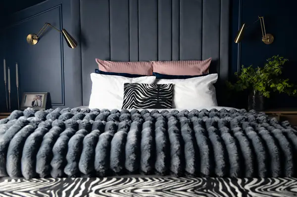 Роскошная синяя спальня
