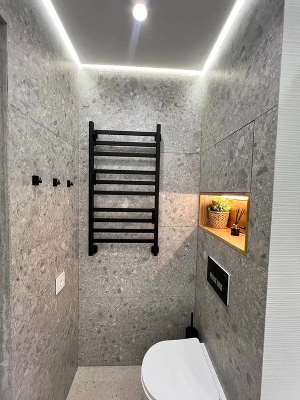 Современная ванная в серо-бежевой палитре