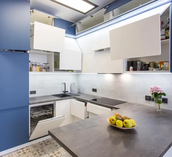 Кухня Клайд Сапфир на заказ от дизайнера