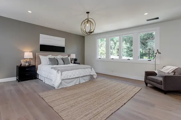 Дом в стиле Кейпкод в Ла Канада