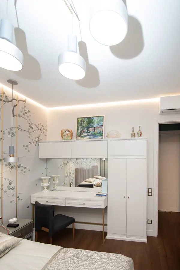 Меблировка спальной комнаты в стиле неоклассика