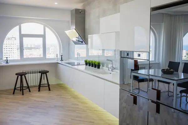 Монохромная кухня