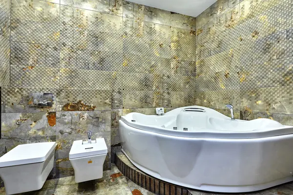 035 Квартира в темных тонах