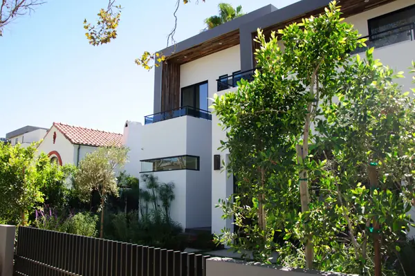 Западный Голливуд - Лос Анджелес. Дом в современном стиле.