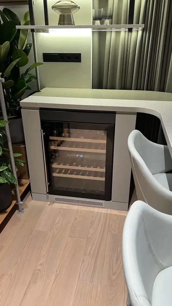 Фотосессия  - двери, мебель и перегородки в московской квартире