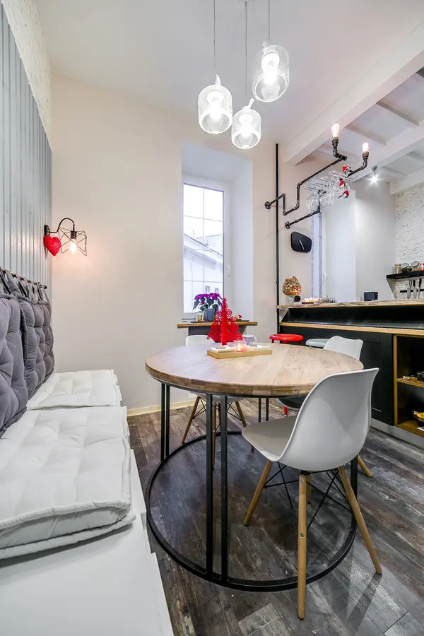 Просторная кухня в стиле лофт