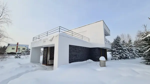 Modern house 150/185+50