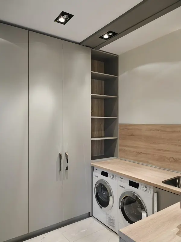 Дом в лесу у озера