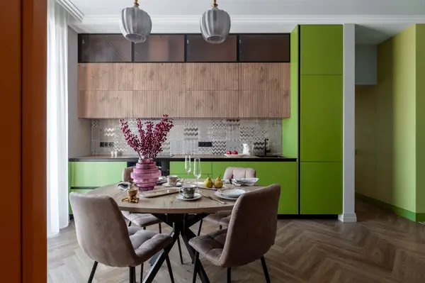 Винтаж в ярком интерьере 4-х комнатной квартиры