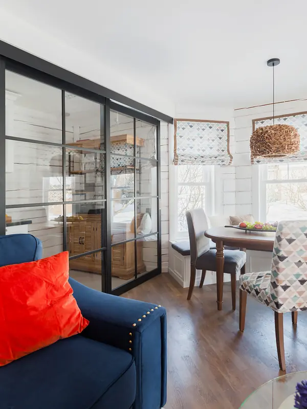 Гостиная под готовой крышей