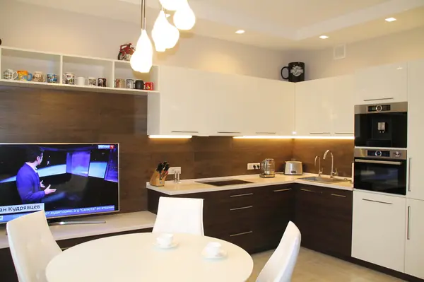 Мосфильмовская 88