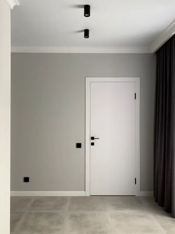 Современная прихожая в частном доме