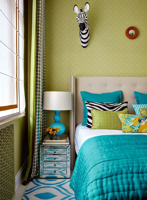 Цветной интерьер квартиры на Ломоносовском