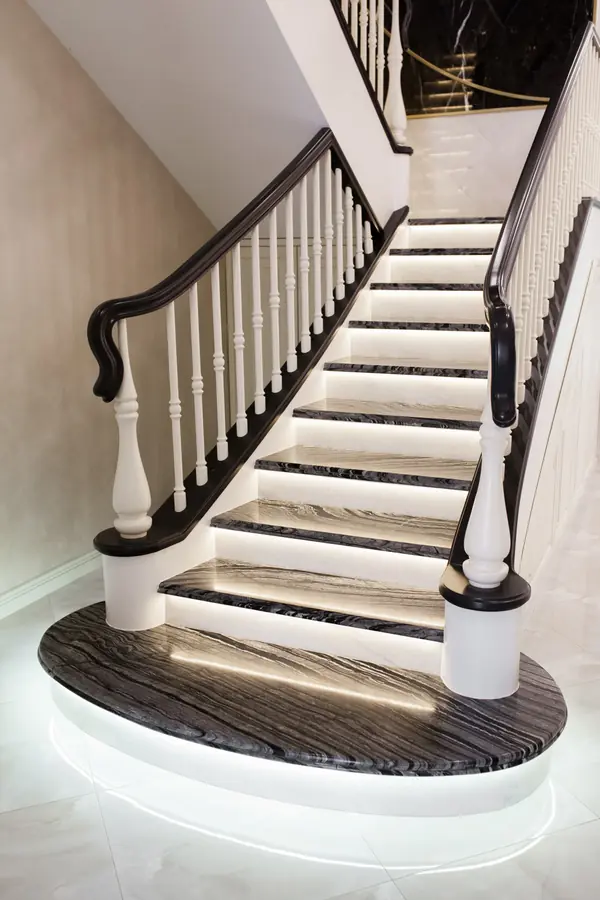 Лестница из мрамораПодсыве