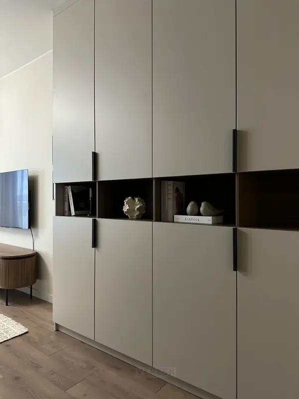 Распашные шкафы