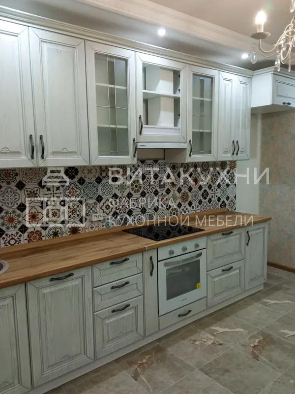 Красивая классическая кухня