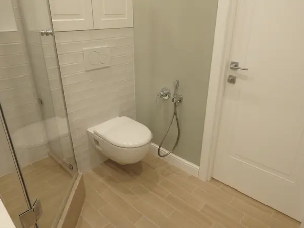 Счастье на Мичуринском - отделка санузла с душевой кабиной в новостройке