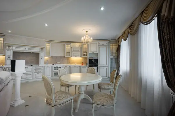 ROCK в окружении классики