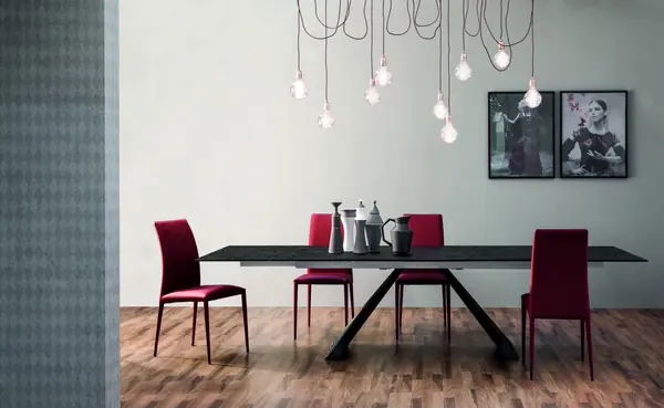 Ventaglio. Стол с креативным веерным основанием.