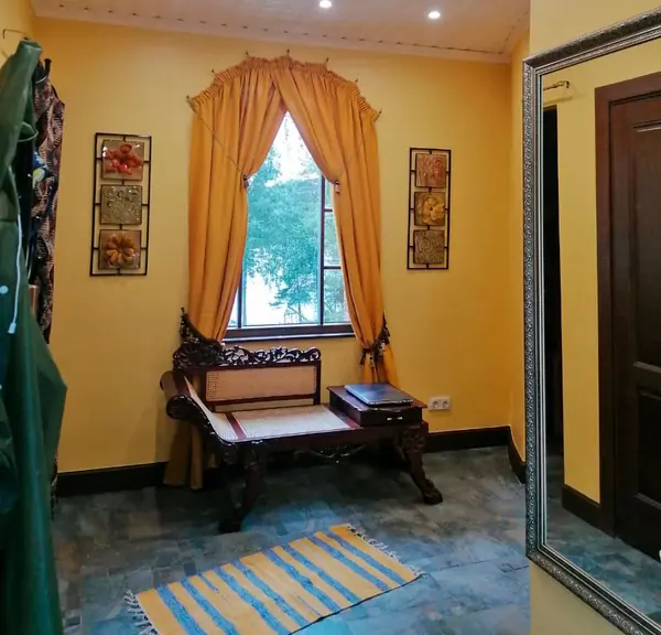 Дом с башней в сказочном стиле в Карелии