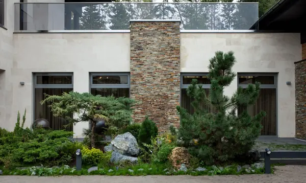 Современный загородный дом "Wing house"