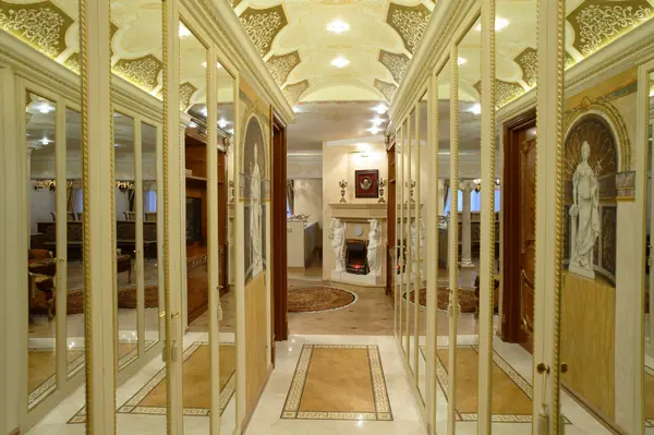 Квартира в стиле Версаче 200м2