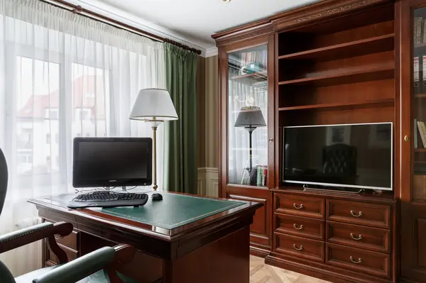 Квартира в Петродворце в классическом стиле - 124 м²