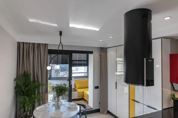 Островная вытяжка Equilibrium в передаче «Квартирный вопрос».