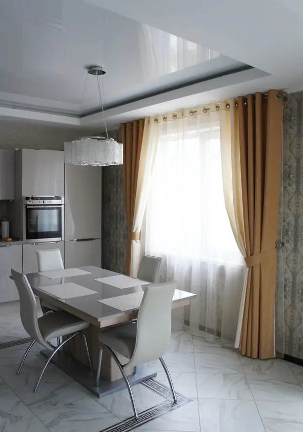 Шторы в стильный загородный дом.