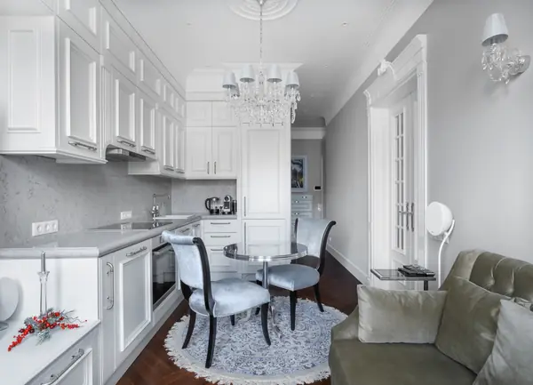 Маленькая квартира в классике