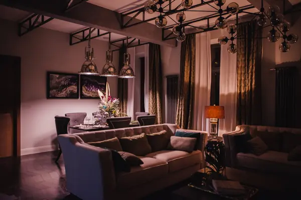 Скромное обаяние буржуа \\ гостиная-кухня