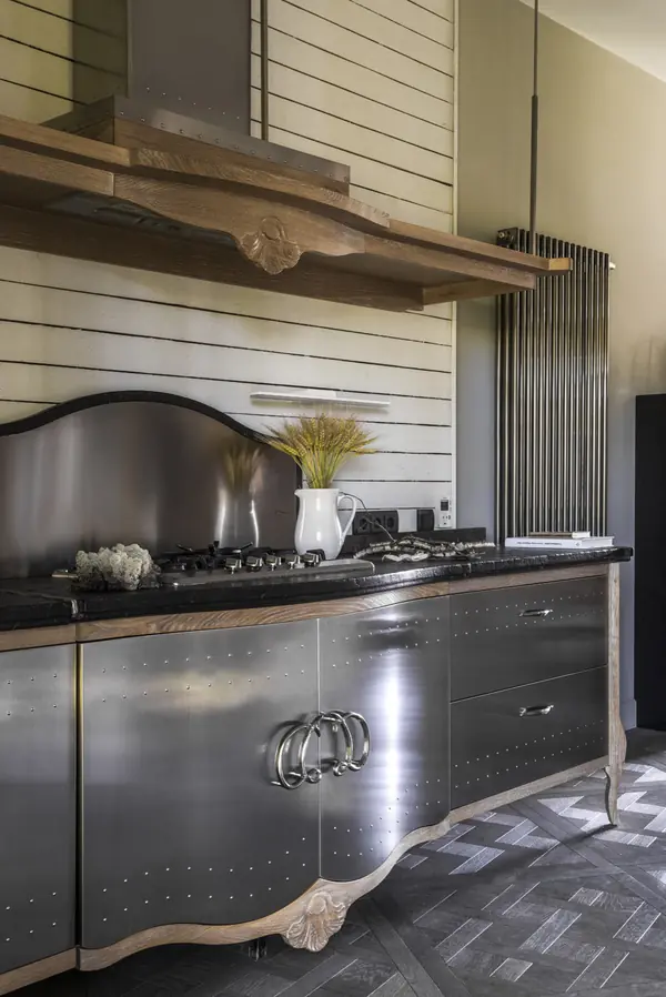 Брутальный загородный дом. Дизайнер: Светлана Дикушина