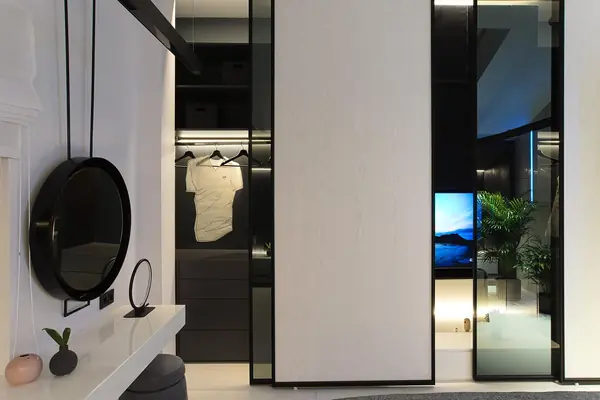 Пещера под водопадом