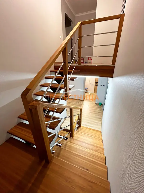 Лестница на центральном косоуре Ассоль-42