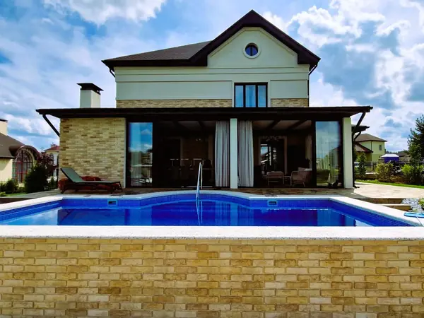 Раздвижное остекление террасы Люксист