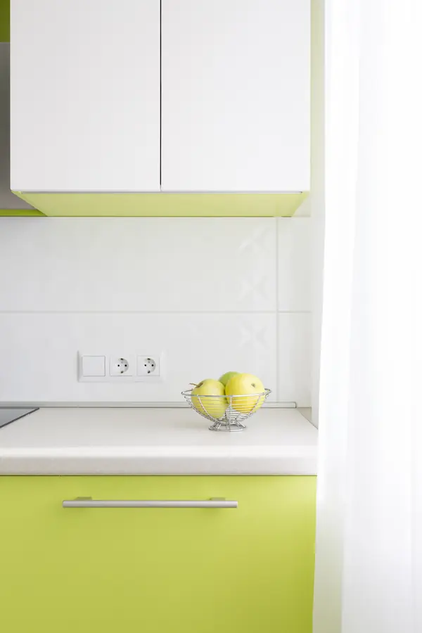 Кухня цвета зеленого яблока