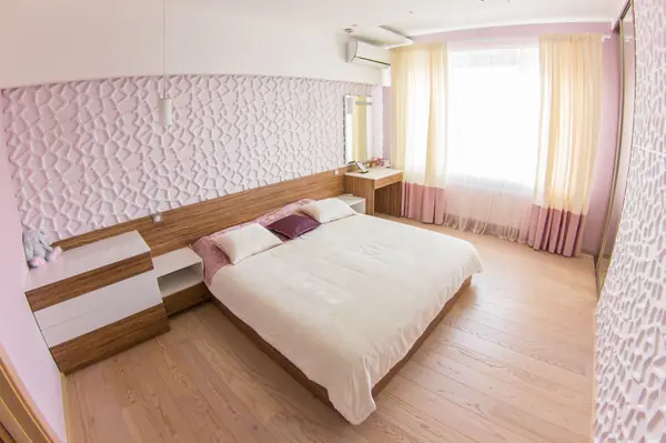 Квартира г. Киев ул. Молдавская 140 м кв.