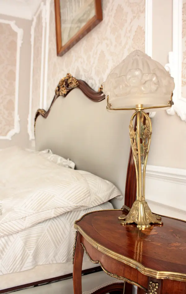 Recreating the Interior of the Chekhov’s Period in a Suburban Residence