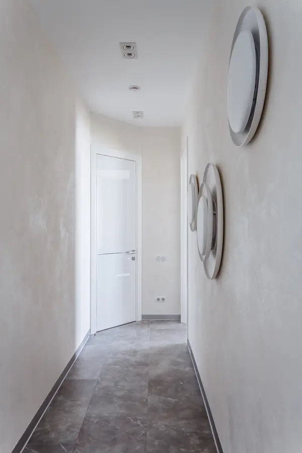 Фото коридора реализованного проекта квартиры ЖК "Адмирал".