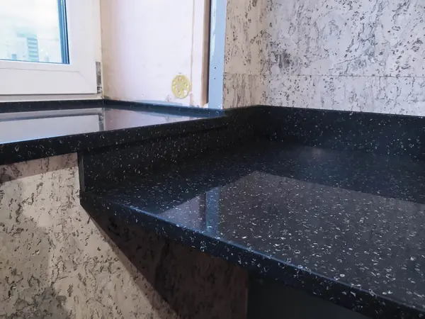 Эркерный подоконник и столешница из искусственного камня Staron QN287 Mosaic